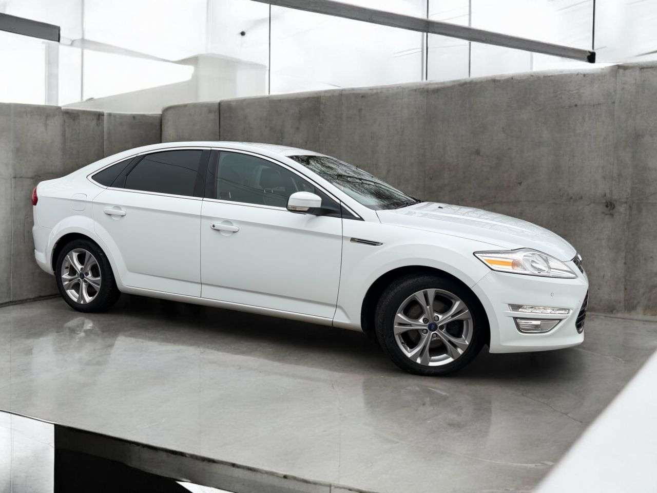 A 2014 FORD MONDEO 2.0 TDCi Titanium X Business Edition Hatchback 5dr Diesel Manual Euro 5 (14 A 2014 FORD MONDEO 2.0 TDCi Titanium X Business Edition Hatchback 5dr Diesel Manual Euro 5 (14