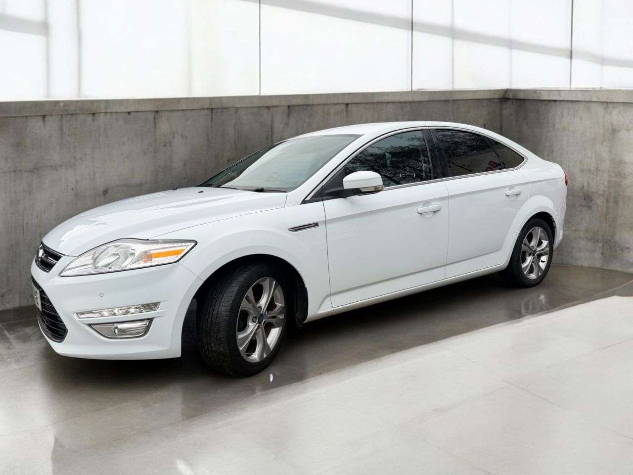 A 2014 FORD MONDEO 2.0 TDCi Titanium X Business Edition Hatchback 5dr Diesel Manual Euro 5 (14 A 2014 FORD MONDEO 2.0 TDCi Titanium X Business Edition Hatchback 5dr Diesel Manual Euro 5 (14