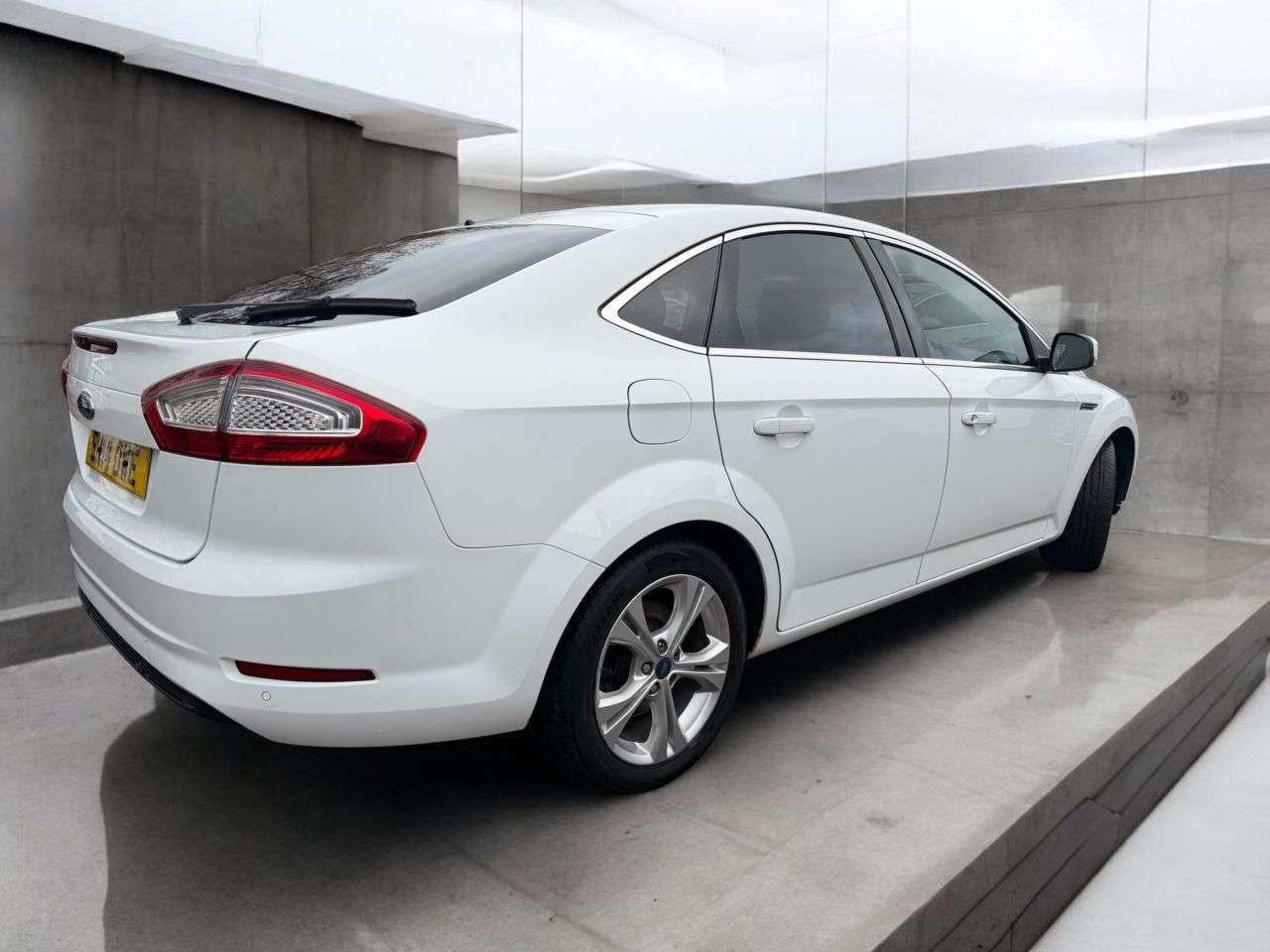 A 2014 FORD MONDEO 2.0 TDCi Titanium X Business Edition Hatchback 5dr Diesel Manual Euro 5 (14 A 2014 FORD MONDEO 2.0 TDCi Titanium X Business Edition Hatchback 5dr Diesel Manual Euro 5 (14