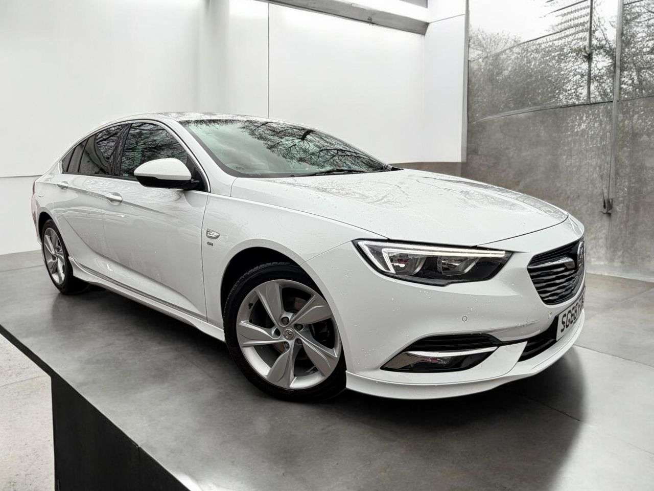 A 2018 VAUXHALL INSIGNIA 1.5i Turbo GPF SRi VX Line Nav Grand Sport 5dr Petrol Manual Euro 6 (s/s) ( A 2018 VAUXHALL INSIGNIA 1.5i Turbo GPF SRi VX Line Nav Grand Sport 5dr Petrol Manual Euro 6 (s/s) (