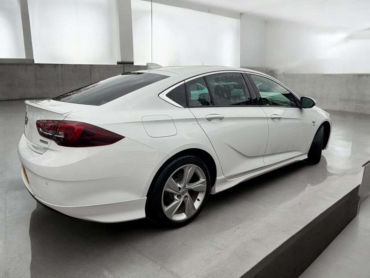 A 2018 VAUXHALL INSIGNIA 1.5i Turbo GPF SRi VX Line Nav Grand Sport 5dr Petrol Manual Euro 6 (s/s) ( A 2018 VAUXHALL INSIGNIA 1.5i Turbo GPF SRi VX Line Nav Grand Sport 5dr Petrol Manual Euro 6 (s/s) (