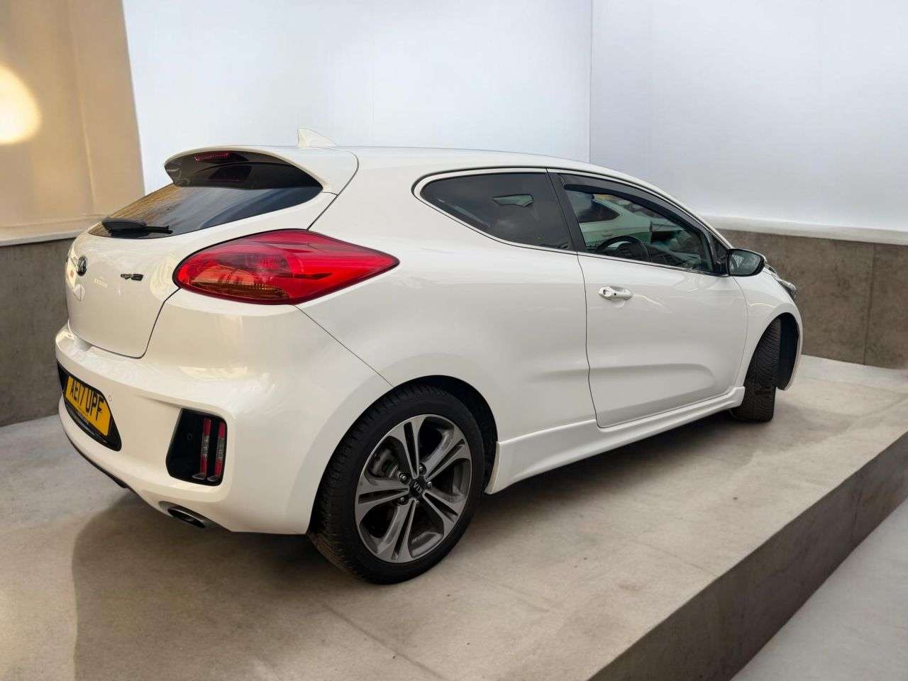 A 2017 KIA PROCEED 1.0 T-GDi GT-Line Hatchback 3dr Petrol Manual Euro 6 (s/s) (118 bhp) *** ON A 2017 KIA PROCEED 1.0 T-GDi GT-Line Hatchback 3dr Petrol Manual Euro 6 (s/s) (118 bhp) *** ON