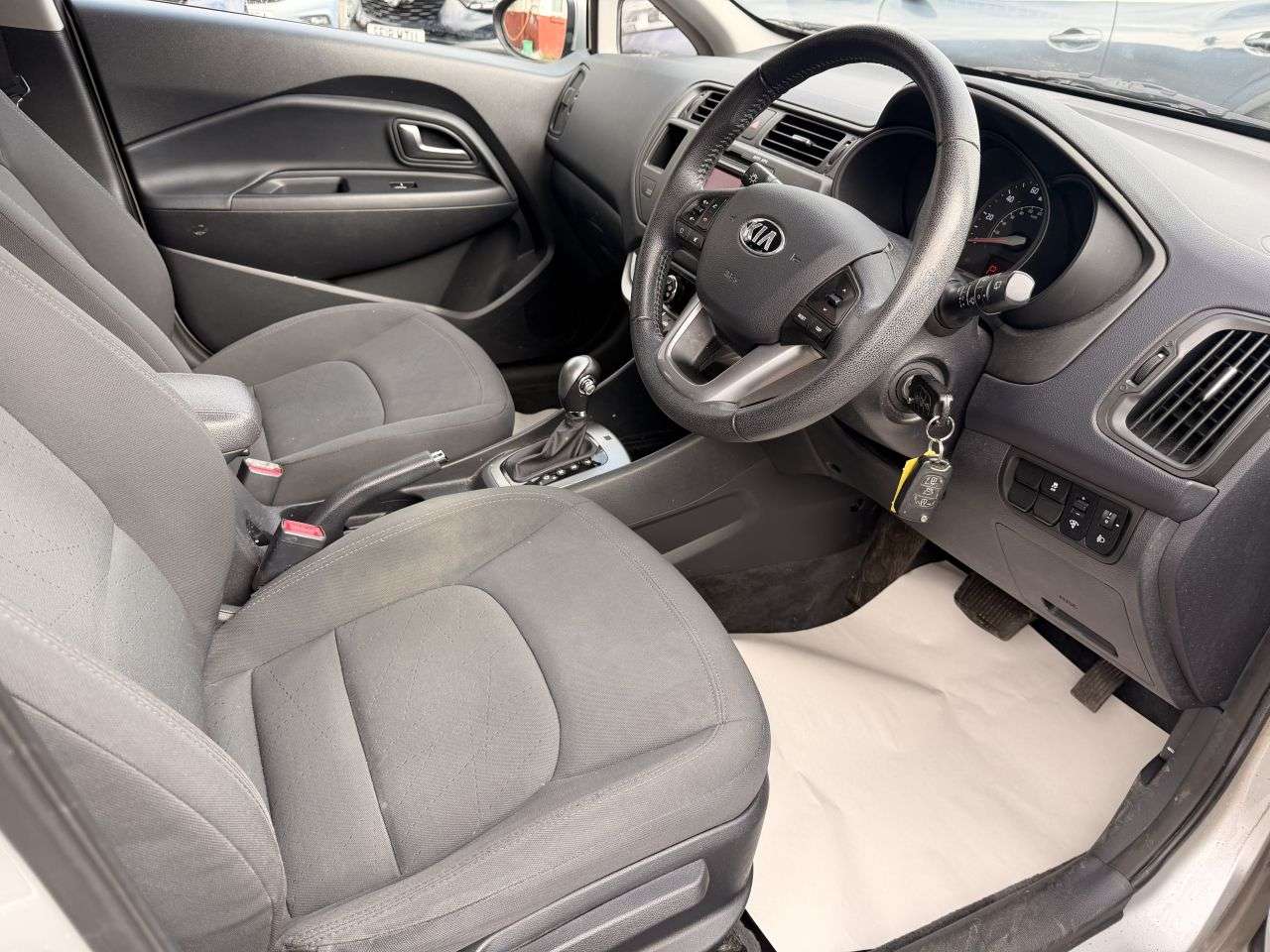 2013 KIA RIO 2013 KIA RIO