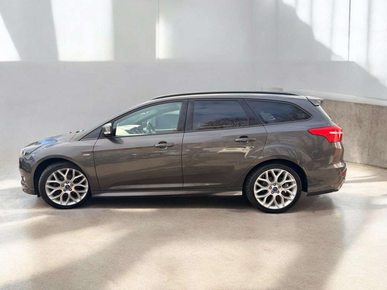 A 2017 FORD FOCUS 1.5 TDCi EcoBoost ST-Line Estate 5dr Diesel Manual Euro 6 (s/s) (120 ps) ** A 2017 FORD FOCUS 1.5 TDCi EcoBoost ST-Line Estate 5dr Diesel Manual Euro 6 (s/s) (120 ps) **