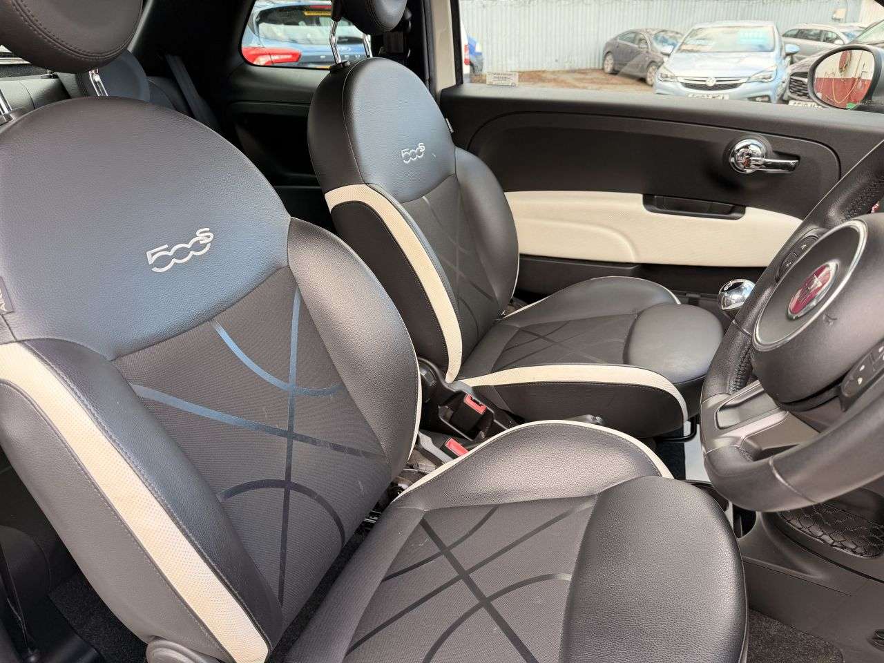 2017 FIAT 500 2017 FIAT 500