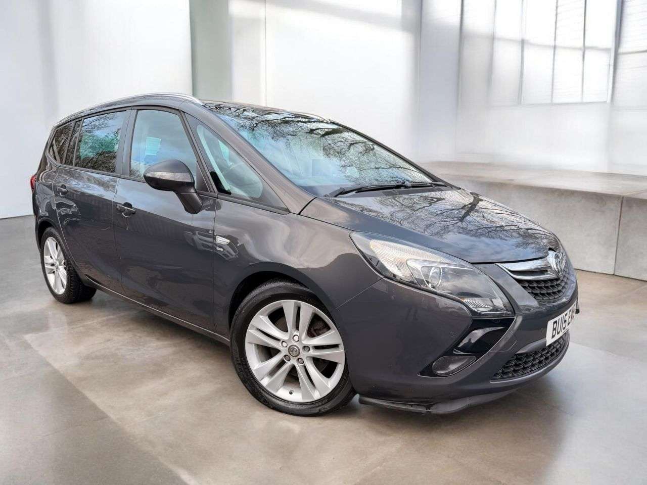 A 2015 VAUXHALL ZAFIRA TOURER 2.0 CDTi SRi MPV 5dr Diesel Manual Euro 6 (s/s) (170 ps) A 2015 VAUXHALL ZAFIRA TOURER 2.0 CDTi SRi MPV 5dr Diesel Manual Euro 6 (s/s) (170 ps)