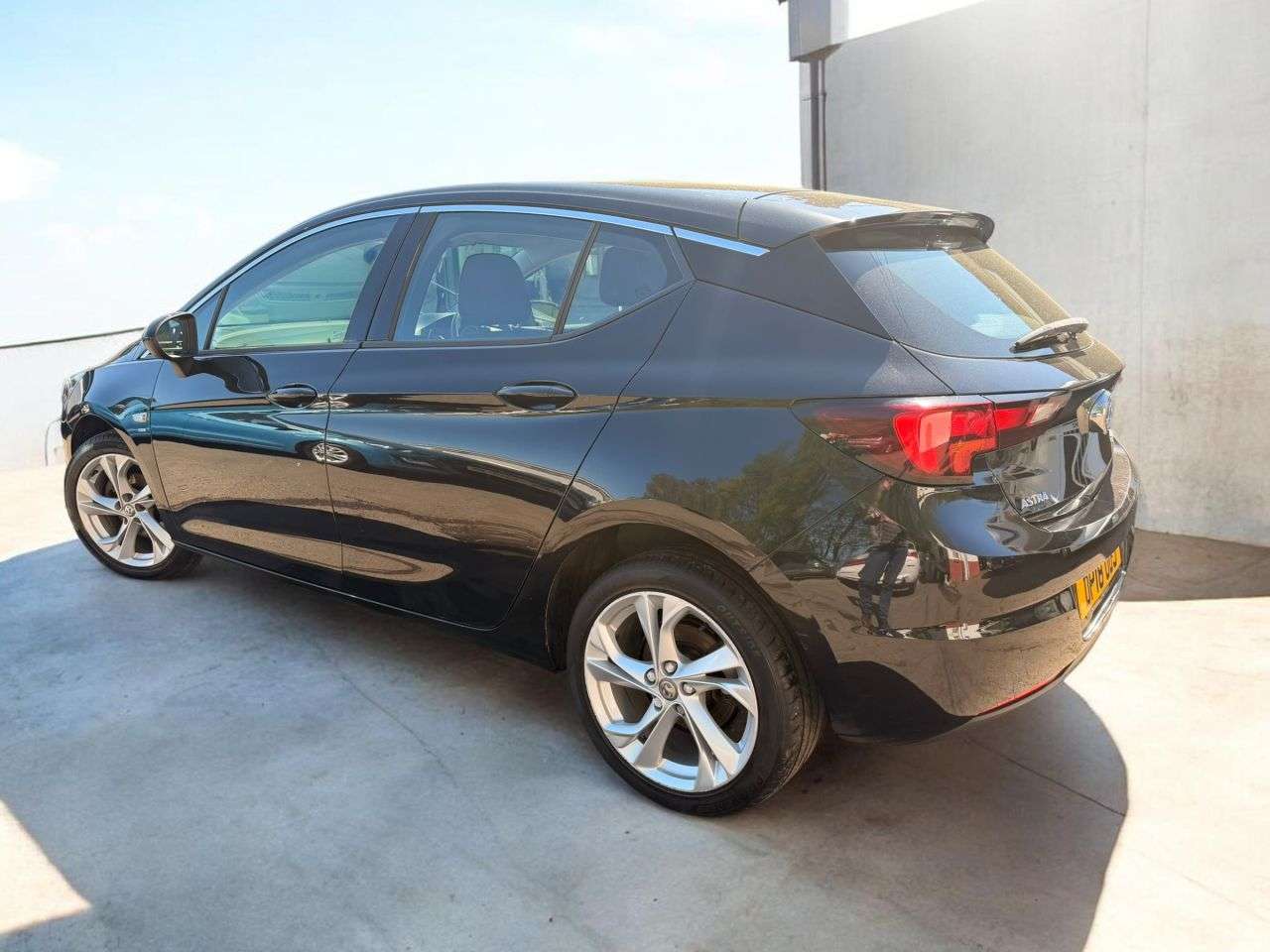 A 2018 VAUXHALL ASTRA 1.4i Turbo SRi Nav Hatchback 5dr Petrol Manual Euro 6 (150 ps) A 2018 VAUXHALL ASTRA 1.4i Turbo SRi Nav Hatchback 5dr Petrol Manual Euro 6 (150 ps)