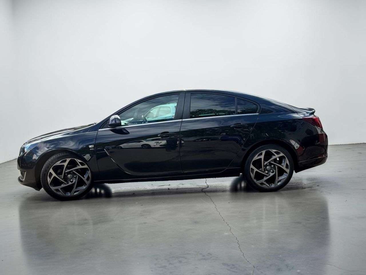A 2014 VAUXHALL INSIGNIA 2.0 CDTi ecoFLEX SRi VX Line Hatchback 5dr Diesel Manual Euro 5 (s/s) (163 A 2014 VAUXHALL INSIGNIA 2.0 CDTi ecoFLEX SRi VX Line Hatchback 5dr Diesel Manual Euro 5 (s/s) (163