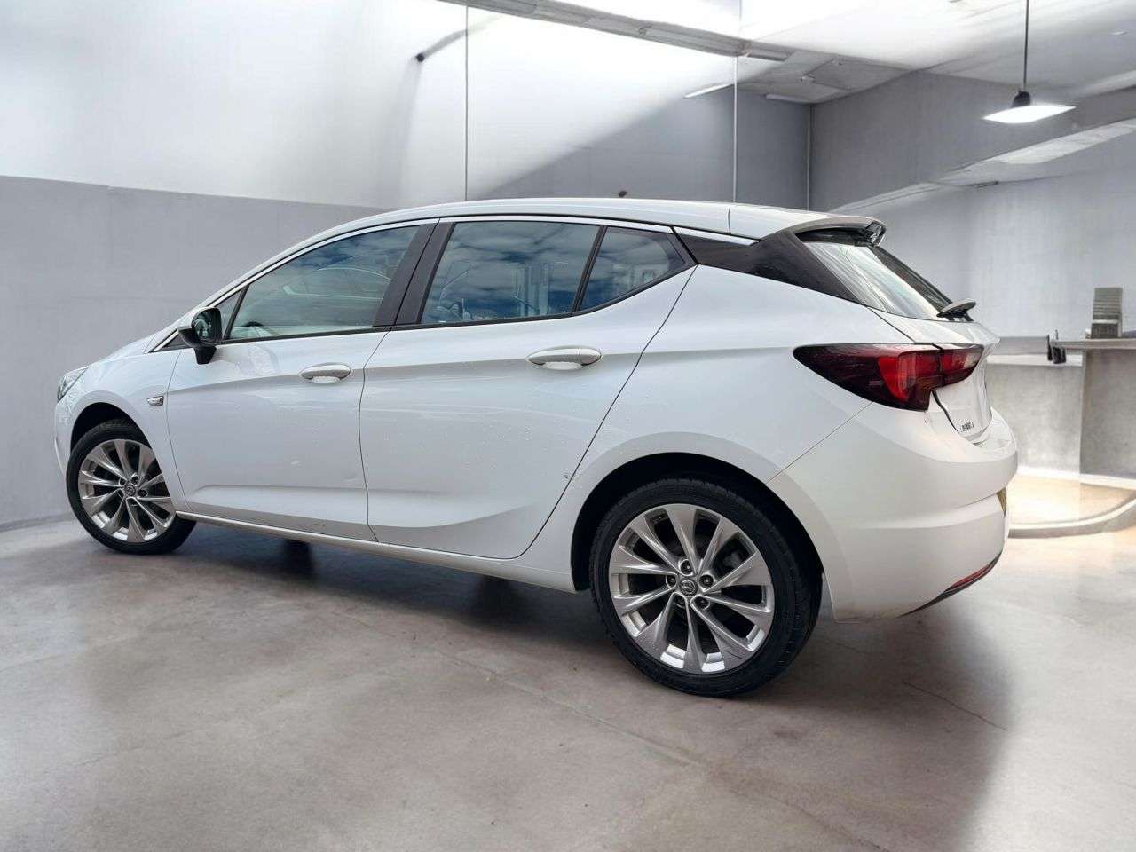 A 2016 VAUXHALL ASTRA 1.4i Turbo Design Hatchback 5dr Petrol Manual Euro 6 (125 ps) A 2016 VAUXHALL ASTRA 1.4i Turbo Design Hatchback 5dr Petrol Manual Euro 6 (125 ps)