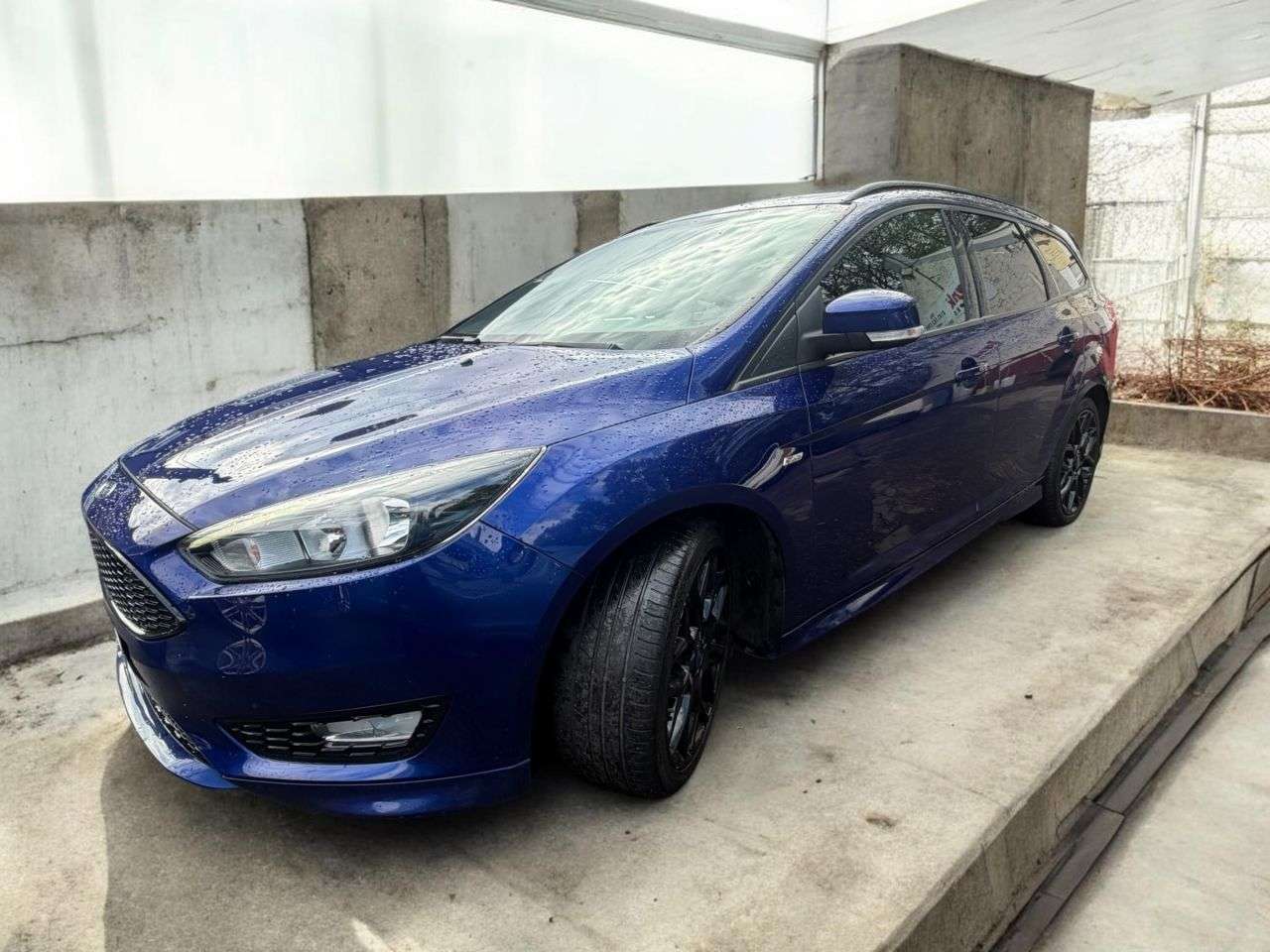 A 2017 FORD FOCUS 1.0T EcoBoost ST-Line Estate 5dr Petrol Manual Euro 6 (s/s) (125 ps) A 2017 FORD FOCUS 1.0T EcoBoost ST-Line Estate 5dr Petrol Manual Euro 6 (s/s) (125 ps)