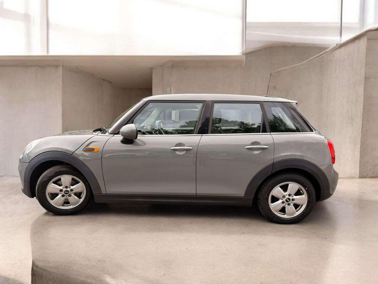 A 2017 MINI HATCH 1.2 One Hatchback 5dr Petrol Manual Euro 6 (s/s) (102 ps) A 2017 MINI HATCH 1.2 One Hatchback 5dr Petrol Manual Euro 6 (s/s) (102 ps)