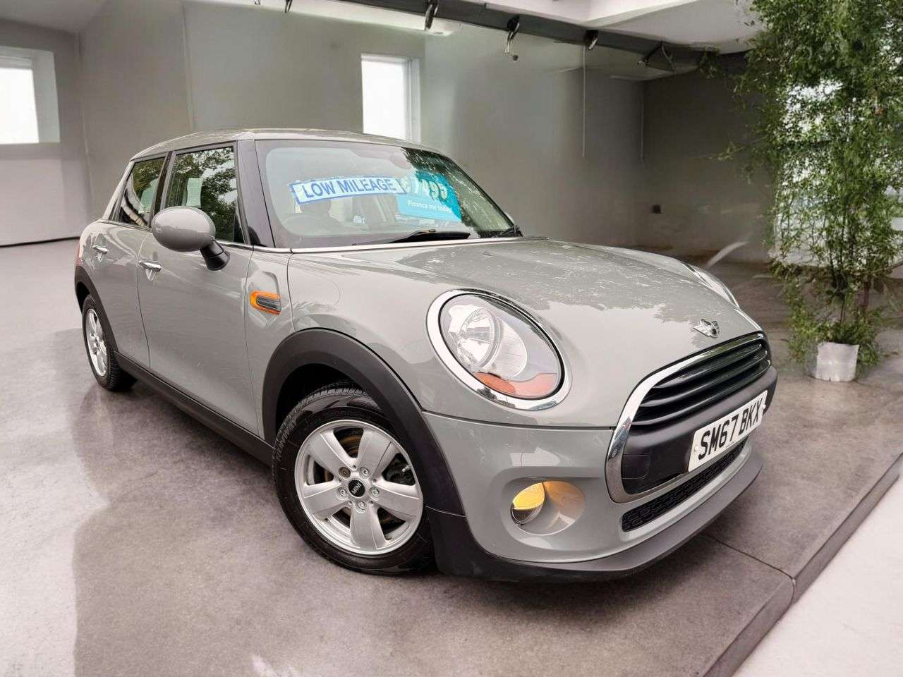 A 2017 MINI HATCH 1.2 One Hatchback 5dr Petrol Manual Euro 6 (s/s) (102 ps) A 2017 MINI HATCH 1.2 One Hatchback 5dr Petrol Manual Euro 6 (s/s) (102 ps)