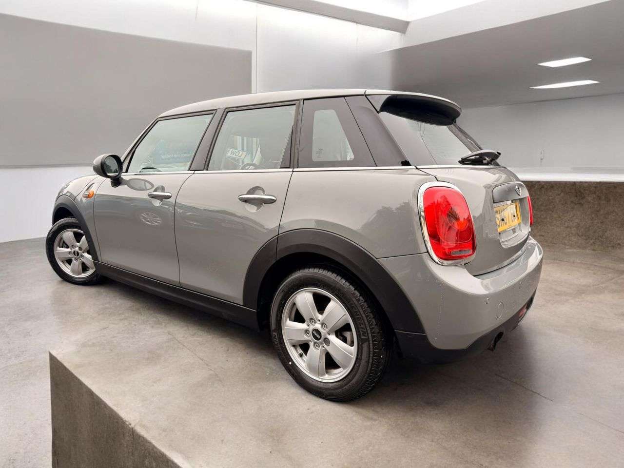 A 2017 MINI HATCH 1.2 One Hatchback 5dr Petrol Manual Euro 6 (s/s) (102 ps) A 2017 MINI HATCH 1.2 One Hatchback 5dr Petrol Manual Euro 6 (s/s) (102 ps)