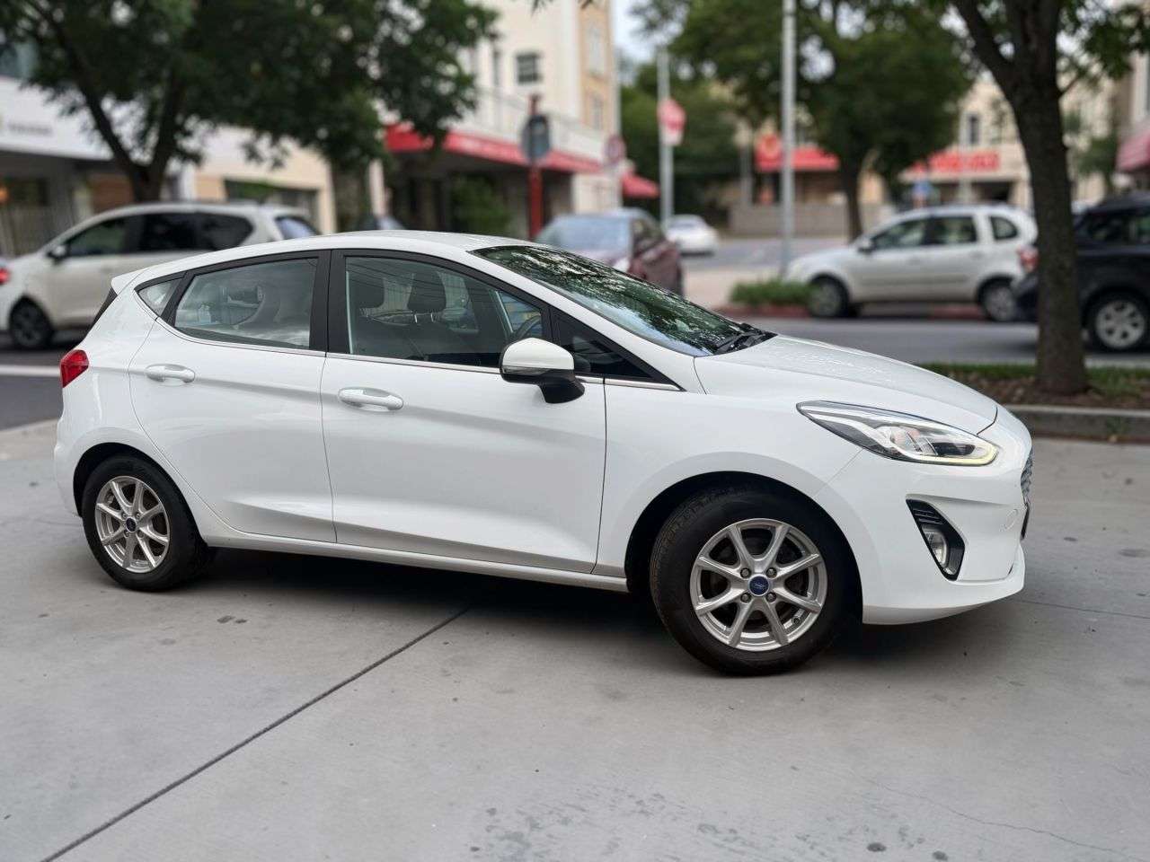 A 2018 FORD FIESTA 1.1 Ti-VCT Zetec Hatchback 5dr Petrol Manual Euro 6 (s/s) (85 ps) *** IDEAL A 2018 FORD FIESTA 1.1 Ti-VCT Zetec Hatchback 5dr Petrol Manual Euro 6 (s/s) (85 ps) *** IDEAL