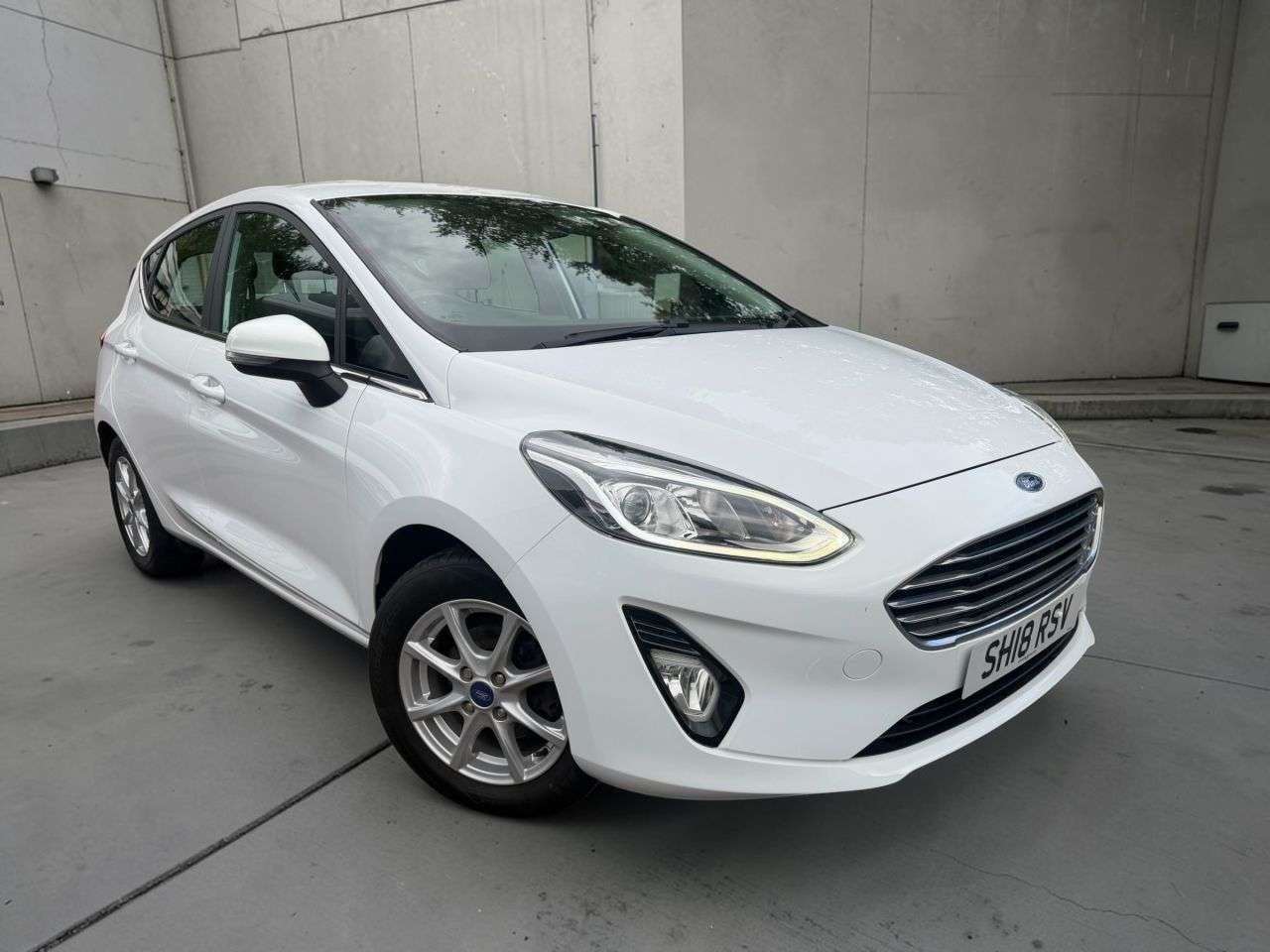 A 2018 FORD FIESTA 1.1 Ti-VCT Zetec Hatchback 5dr Petrol Manual Euro 6 (s/s) (85 ps) *** IDEAL A 2018 FORD FIESTA 1.1 Ti-VCT Zetec Hatchback 5dr Petrol Manual Euro 6 (s/s) (85 ps) *** IDEAL