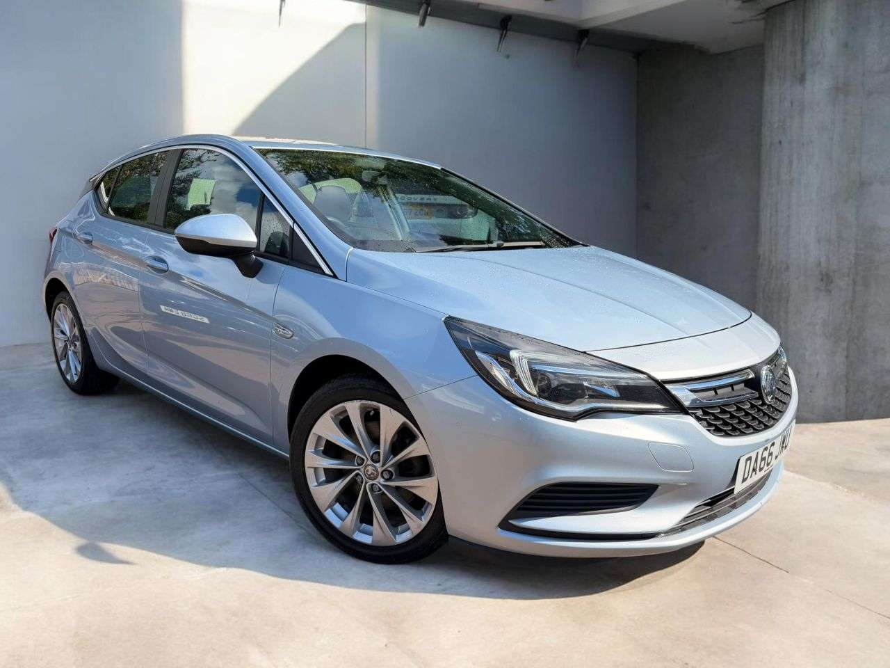 A 2016 VAUXHALL ASTRA 1.6 CDTi ecoFLEX Design Hatchback 5dr Diesel Manual Euro 6 (s/s) (110 ps) A 2016 VAUXHALL ASTRA 1.6 CDTi ecoFLEX Design Hatchback 5dr Diesel Manual Euro 6 (s/s) (110 ps)