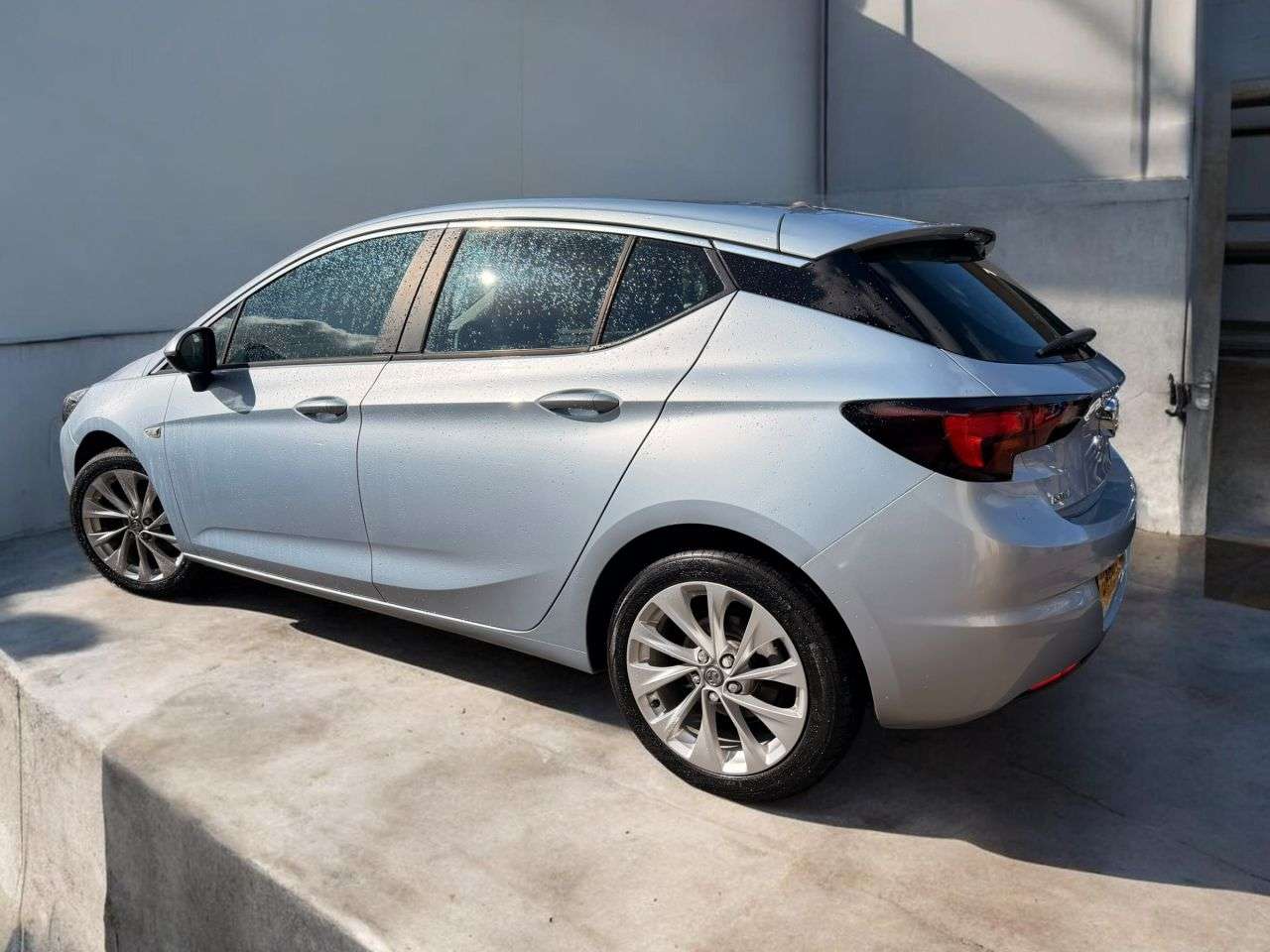 A 2016 VAUXHALL ASTRA 1.6 CDTi ecoFLEX Design Hatchback 5dr Diesel Manual Euro 6 (s/s) (110 ps) A 2016 VAUXHALL ASTRA 1.6 CDTi ecoFLEX Design Hatchback 5dr Diesel Manual Euro 6 (s/s) (110 ps)