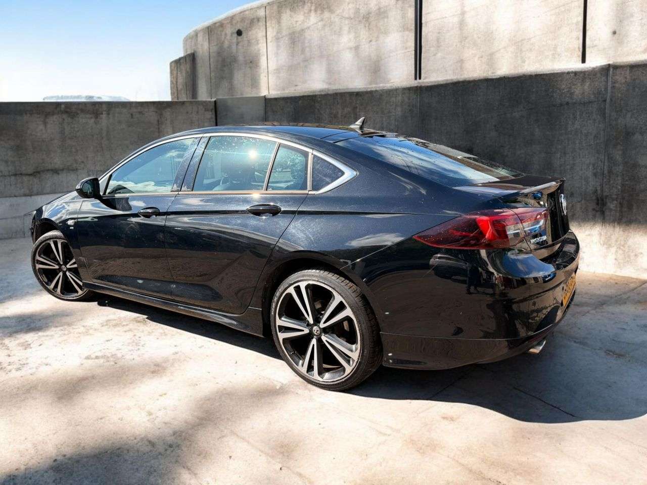 A 2018 VAUXHALL INSIGNIA 2.0 Turbo D BlueInjection SRi VX Line Nav Grand Sport 5dr Diesel Manual Eur A 2018 VAUXHALL INSIGNIA 2.0 Turbo D BlueInjection SRi VX Line Nav Grand Sport 5dr Diesel Manual Eur