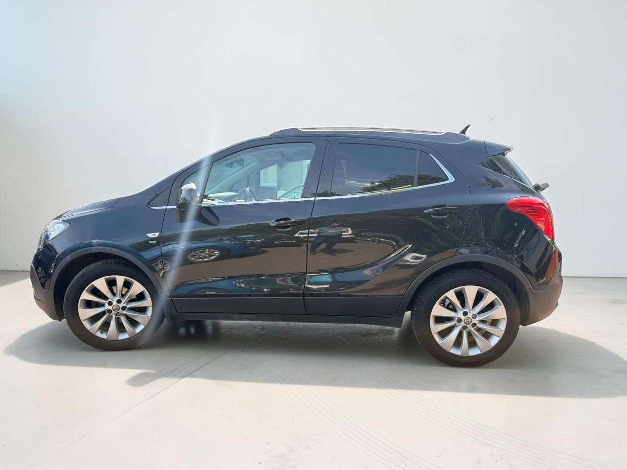 A 2015 VAUXHALL MOKKA 1.4i Turbo SE SUV 5dr Petrol Auto 2WD Euro 6 (140 ps) ** ONLY 2 OWNERS FROM A 2015 VAUXHALL MOKKA 1.4i Turbo SE SUV 5dr Petrol Auto 2WD Euro 6 (140 ps) ** ONLY 2 OWNERS FROM
