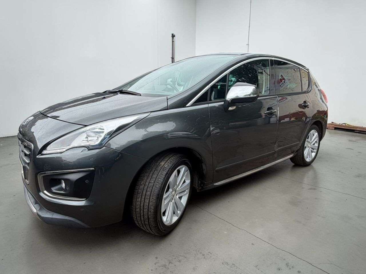 A 2016 PEUGEOT 3008 1.6 BlueHDi Allure SUV 5dr Diesel Manual Euro 6 (s/s) (120 ps) *** ONLY 1 F A 2016 PEUGEOT 3008 1.6 BlueHDi Allure SUV 5dr Diesel Manual Euro 6 (s/s) (120 ps) *** ONLY 1 F