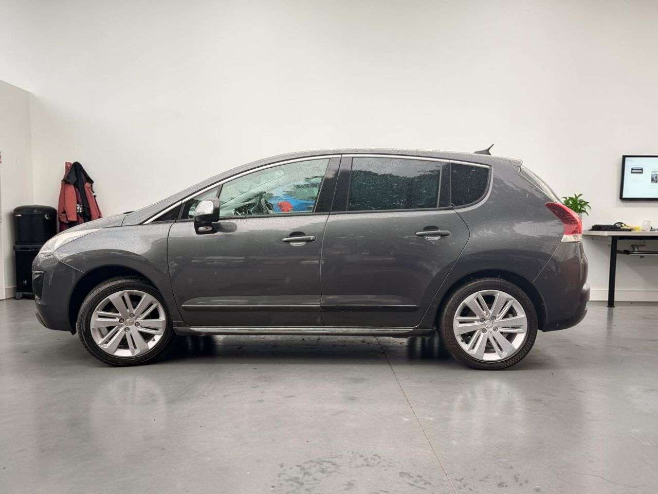 A 2016 PEUGEOT 3008 1.6 BlueHDi Allure SUV 5dr Diesel Manual Euro 6 (s/s) (120 ps) *** ONLY 1 F A 2016 PEUGEOT 3008 1.6 BlueHDi Allure SUV 5dr Diesel Manual Euro 6 (s/s) (120 ps) *** ONLY 1 F