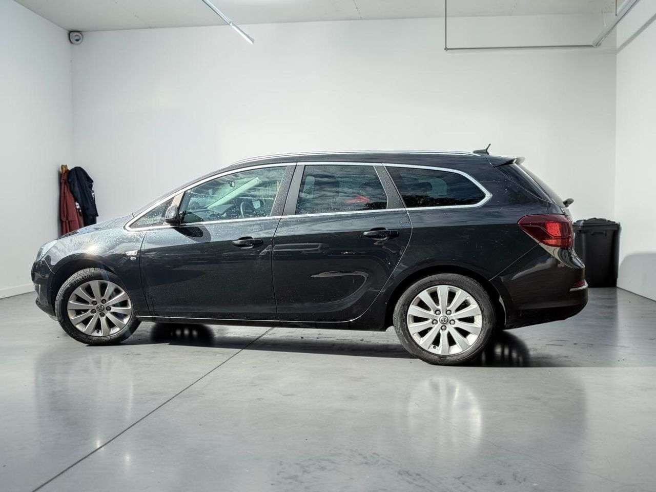 A 2014 VAUXHALL ASTRA 2.0 CDTi Elite Sports Tourer 5dr Diesel Auto Euro 5 (165 ps) *** ONLY 66K M A 2014 VAUXHALL ASTRA 2.0 CDTi Elite Sports Tourer 5dr Diesel Auto Euro 5 (165 ps) *** ONLY 66K M