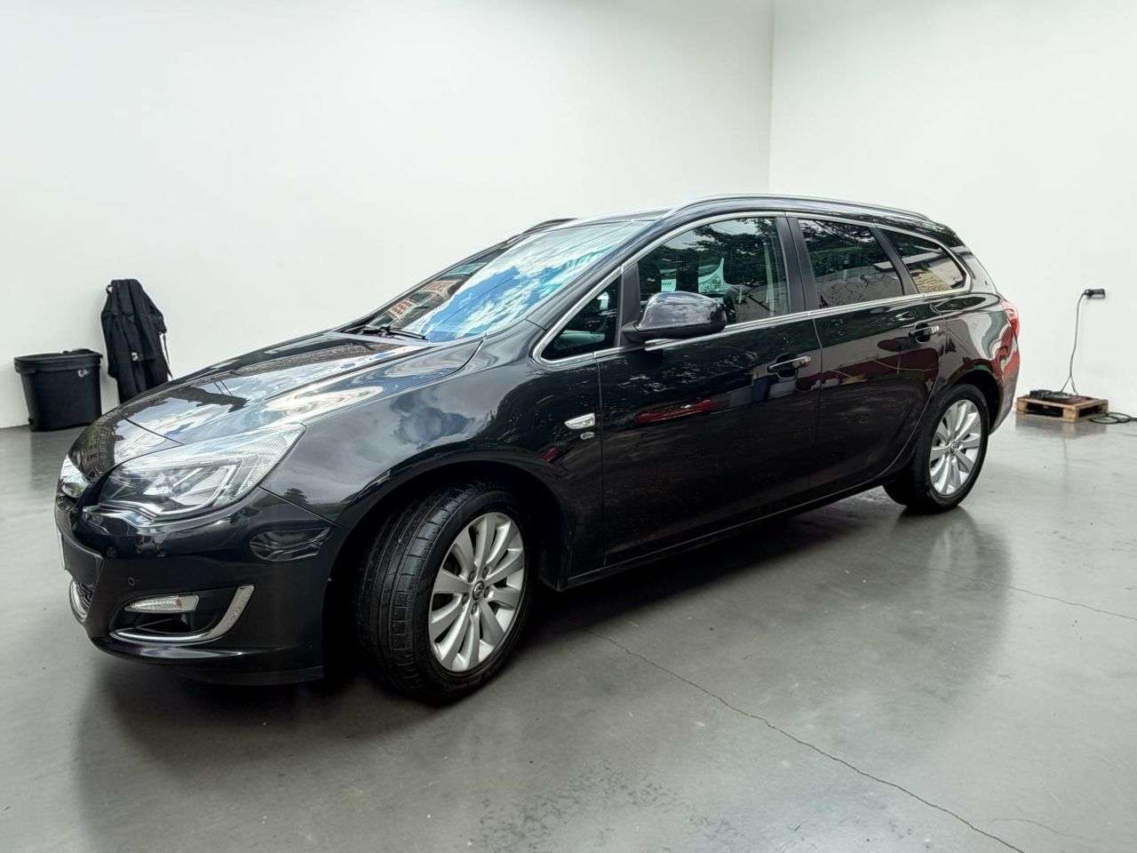 A 2014 VAUXHALL ASTRA 2.0 CDTi Elite Sports Tourer 5dr Diesel Auto Euro 5 (165 ps) *** ONLY 66K M A 2014 VAUXHALL ASTRA 2.0 CDTi Elite Sports Tourer 5dr Diesel Auto Euro 5 (165 ps) *** ONLY 66K M