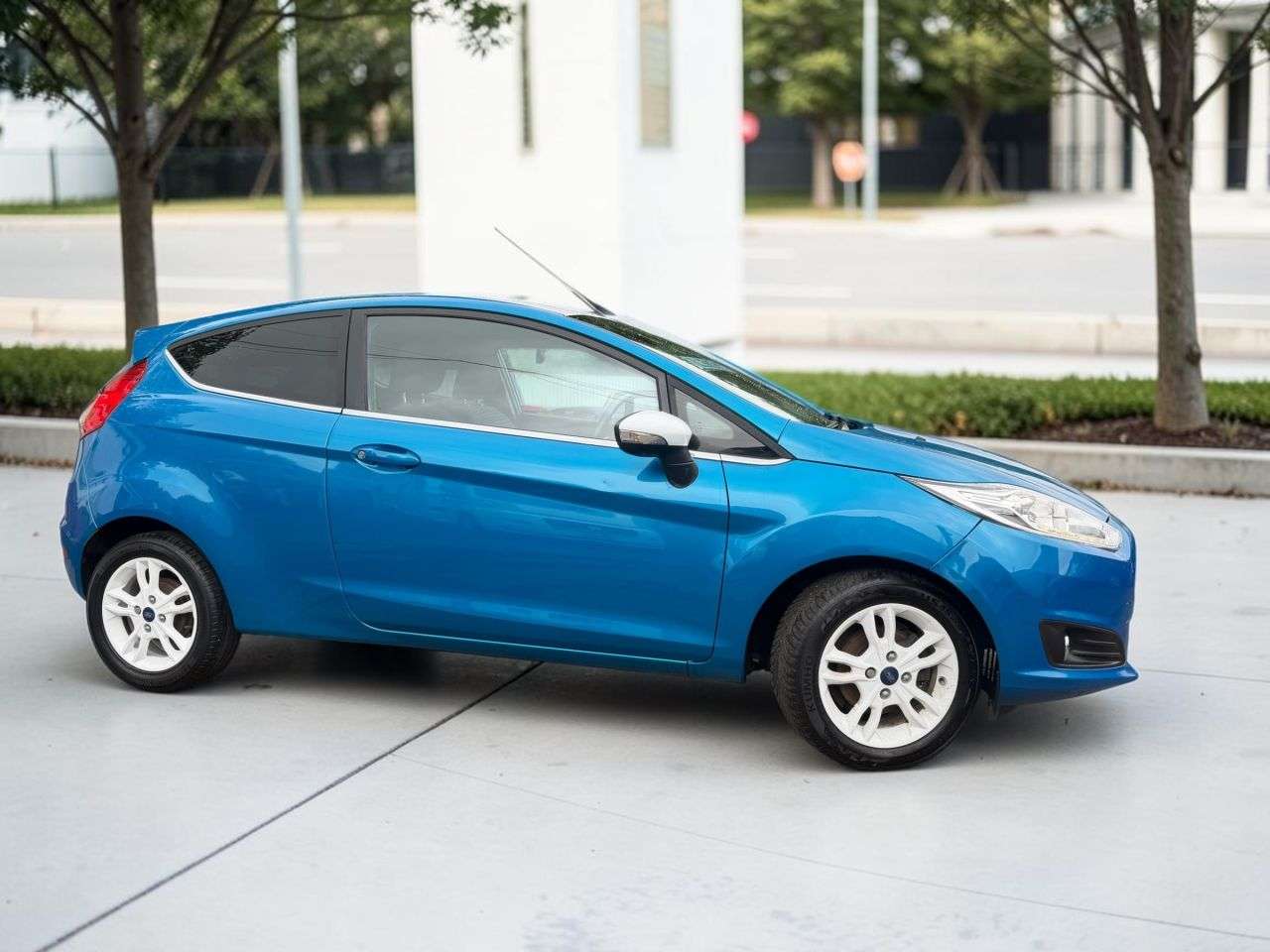 A 2016 FORD FIESTA 1.25 Zetec Blue Edition Hatchback 3dr Petrol Manual Euro 6 (82 ps) ***FULL A 2016 FORD FIESTA 1.25 Zetec Blue Edition Hatchback 3dr Petrol Manual Euro 6 (82 ps) ***FULL