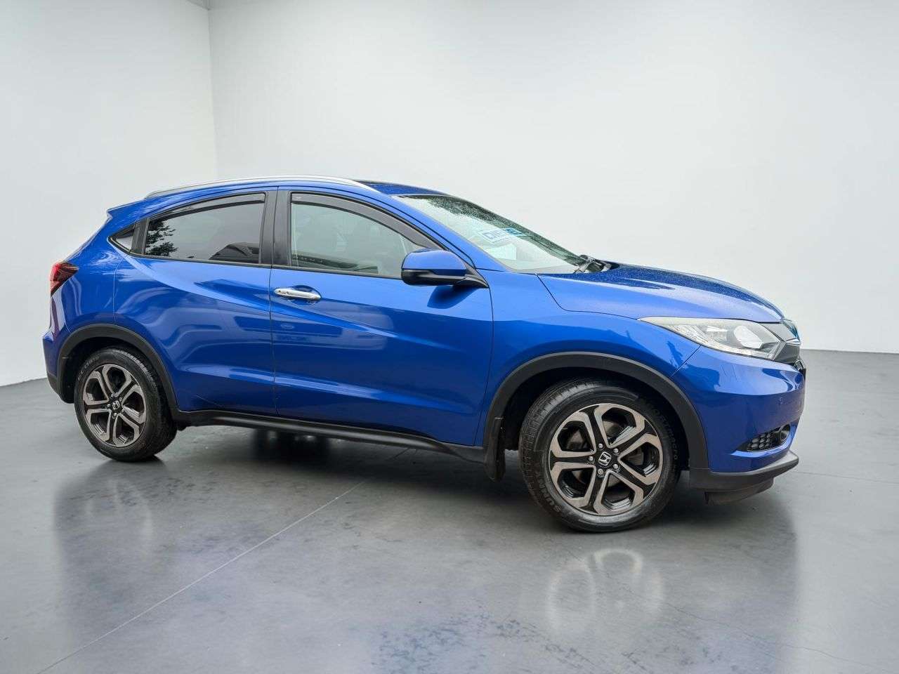 A 2016 HONDA HR-V 1.6 i-DTEC EX SUV 5dr Diesel Manual Euro 6 (s/s) (120 ps) *** MASSIVE SPEC A 2016 HONDA HR-V 1.6 i-DTEC EX SUV 5dr Diesel Manual Euro 6 (s/s) (120 ps) *** MASSIVE SPEC