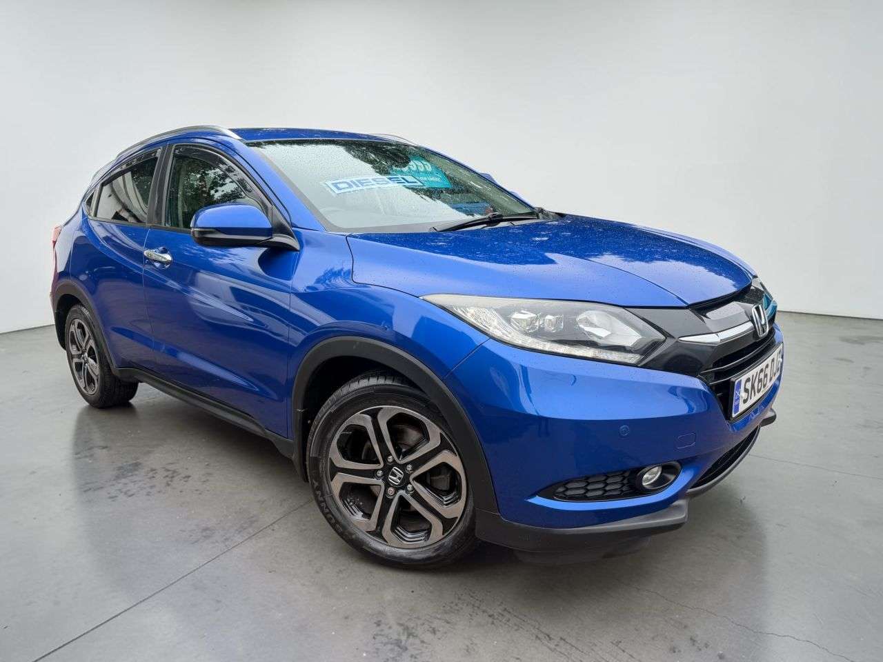 A 2016 HONDA HR-V 1.6 i-DTEC EX SUV 5dr Diesel Manual Euro 6 (s/s) (120 ps) *** MASSIVE SPEC A 2016 HONDA HR-V 1.6 i-DTEC EX SUV 5dr Diesel Manual Euro 6 (s/s) (120 ps) *** MASSIVE SPEC