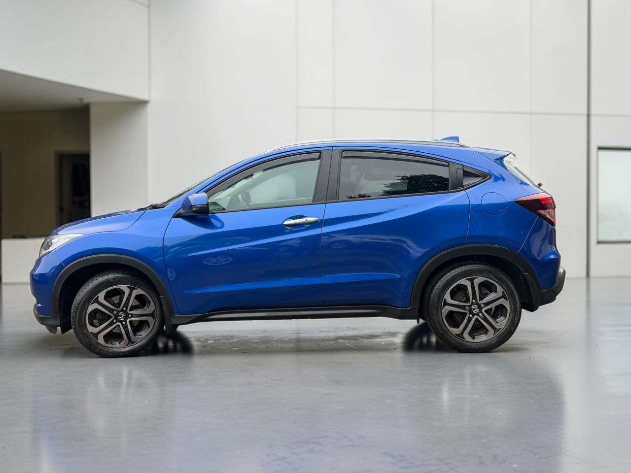 A 2016 HONDA HR-V 1.6 i-DTEC EX SUV 5dr Diesel Manual Euro 6 (s/s) (120 ps) *** MASSIVE SPEC A 2016 HONDA HR-V 1.6 i-DTEC EX SUV 5dr Diesel Manual Euro 6 (s/s) (120 ps) *** MASSIVE SPEC