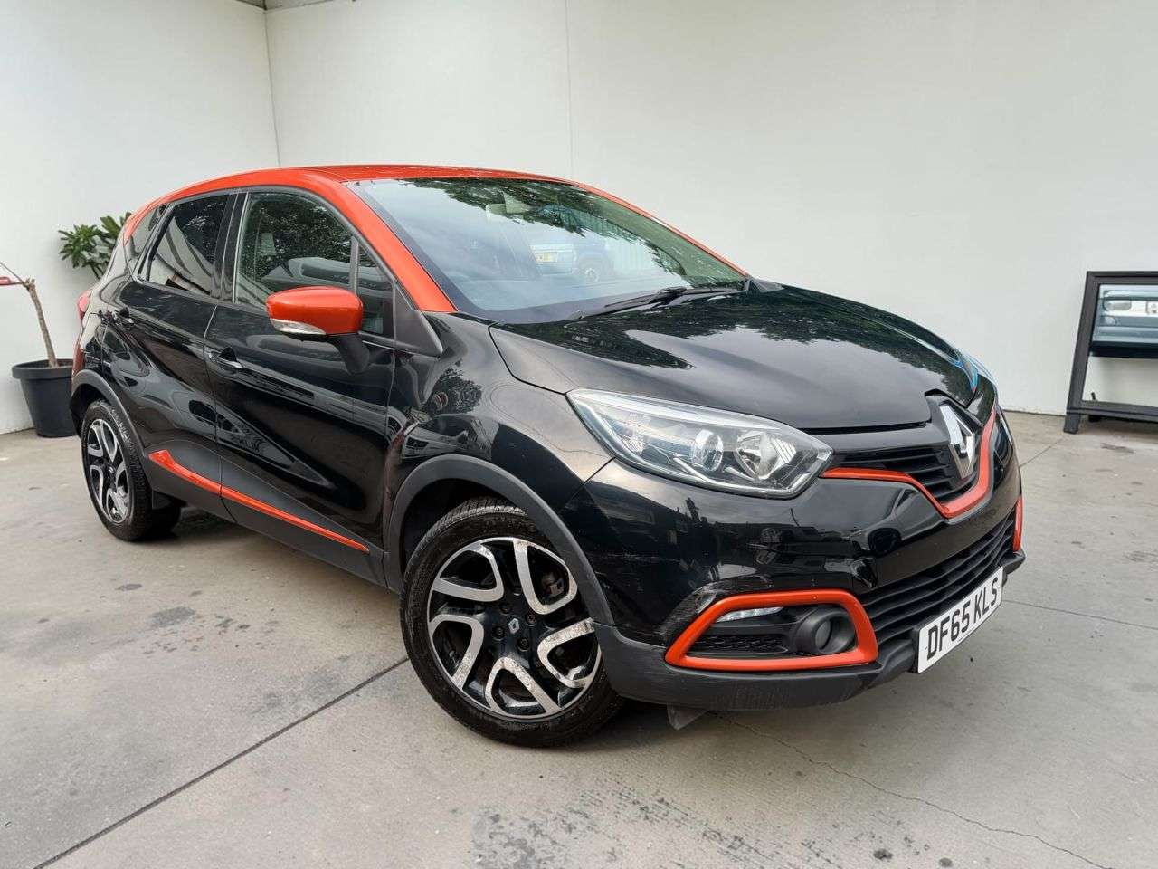 A 2015 RENAULT CAPTUR 1.5 dCi ENERGY Dynamique S Nav SUV 5dr Diesel Auto Euro 6 (s/s) (90 ps) *** A 2015 RENAULT CAPTUR 1.5 dCi ENERGY Dynamique S Nav SUV 5dr Diesel Auto Euro 6 (s/s) (90 ps) ***