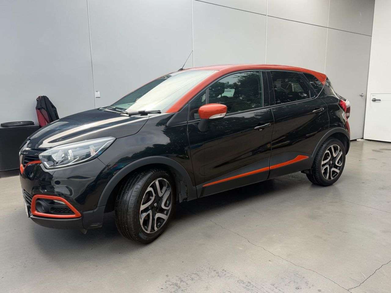 A 2015 RENAULT CAPTUR 1.5 dCi ENERGY Dynamique S Nav SUV 5dr Diesel Auto Euro 6 (s/s) (90 ps) *** A 2015 RENAULT CAPTUR 1.5 dCi ENERGY Dynamique S Nav SUV 5dr Diesel Auto Euro 6 (s/s) (90 ps) ***