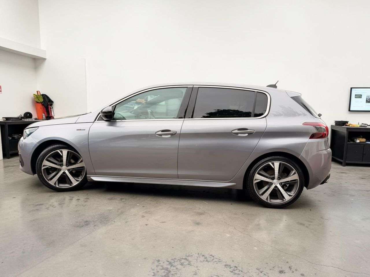 A 2018 PEUGEOT 308 1.5 BlueHDi GT Line Hatchback 5dr Diesel Manual Euro 6 (s/s) (130 ps) * DIE A 2018 PEUGEOT 308 1.5 BlueHDi GT Line Hatchback 5dr Diesel Manual Euro 6 (s/s) (130 ps) * DIE