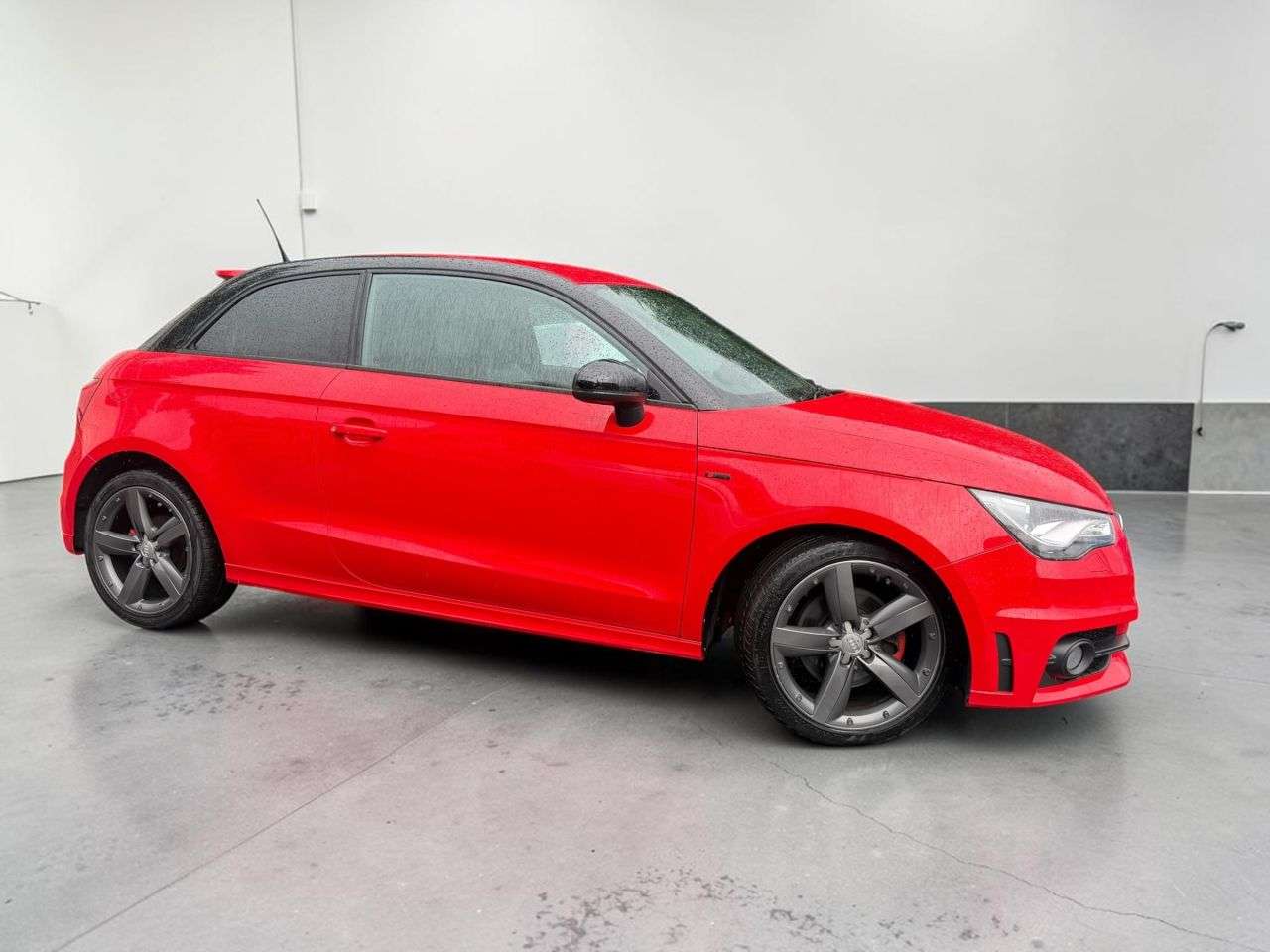 A 2013 AUDI A1 1.6 TDI S line Style Edition Hatchback 3dr Diesel Manual Euro 5 (s/s) (105 A 2013 AUDI A1 1.6 TDI S line Style Edition Hatchback 3dr Diesel Manual Euro 5 (s/s) (105