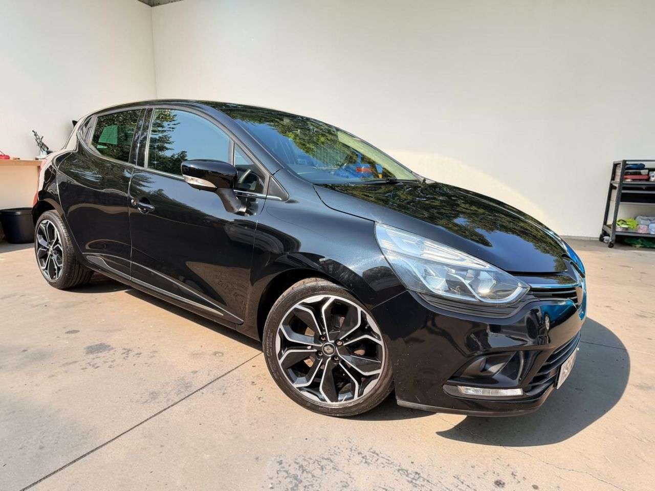 A 2019 RENAULT CLIO 0.9 TCe Iconic Hatchback 5dr Petrol Manual Euro 6 (s/s) (90 ps) A 2019 RENAULT CLIO 0.9 TCe Iconic Hatchback 5dr Petrol Manual Euro 6 (s/s) (90 ps)