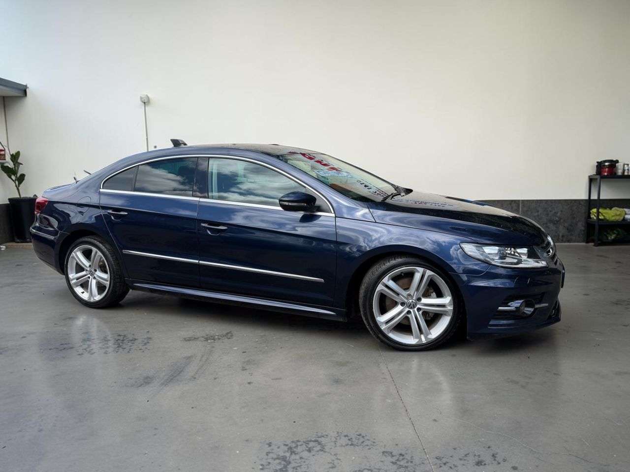 A 2014 VOLKSWAGEN CC 2.0 TDI BlueMotion Tech R-Line Saloon 4dr Diesel Manual Euro 5 (s/s) (177 p A 2014 VOLKSWAGEN CC 2.0 TDI BlueMotion Tech R-Line Saloon 4dr Diesel Manual Euro 5 (s/s) (177 p