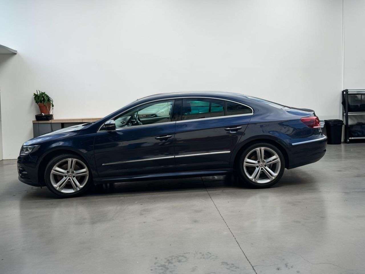 A 2014 VOLKSWAGEN CC 2.0 TDI BlueMotion Tech R-Line Saloon 4dr Diesel Manual Euro 5 (s/s) (177 p A 2014 VOLKSWAGEN CC 2.0 TDI BlueMotion Tech R-Line Saloon 4dr Diesel Manual Euro 5 (s/s) (177 p
