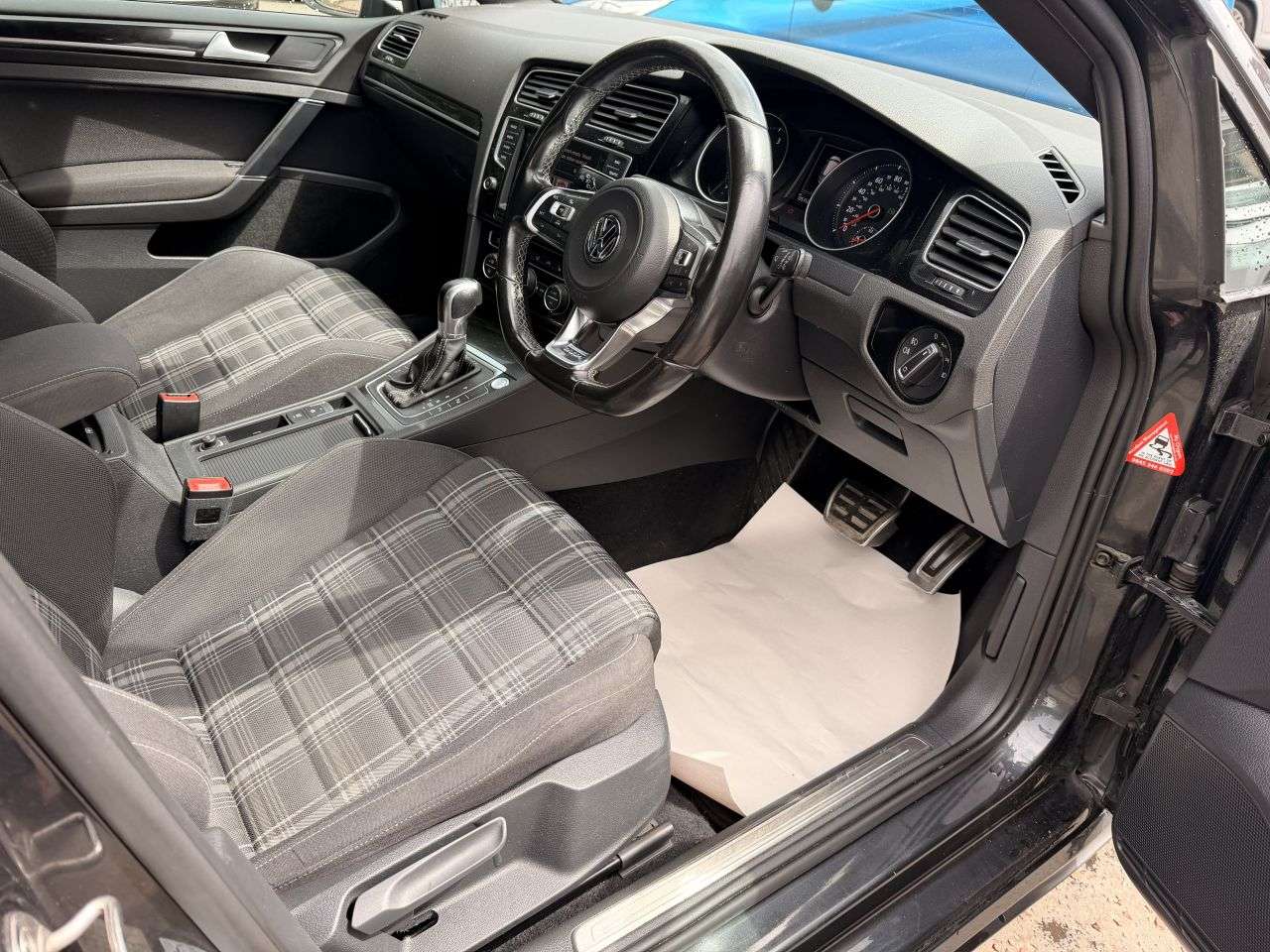 2017 VOLKSWAGEN GOLF 2017 VOLKSWAGEN GOLF