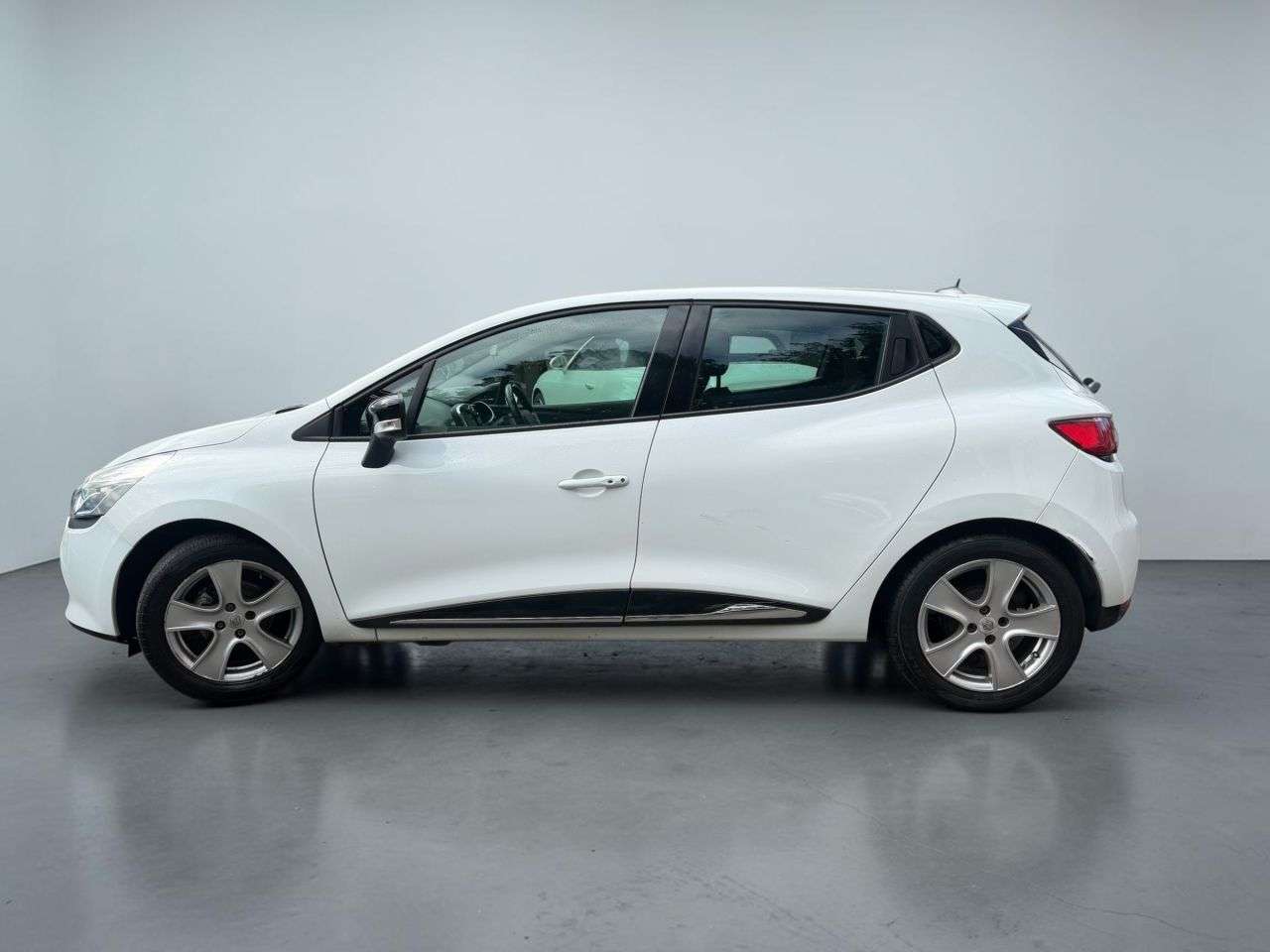 2015 RENAULT CLIO 2015 RENAULT CLIO