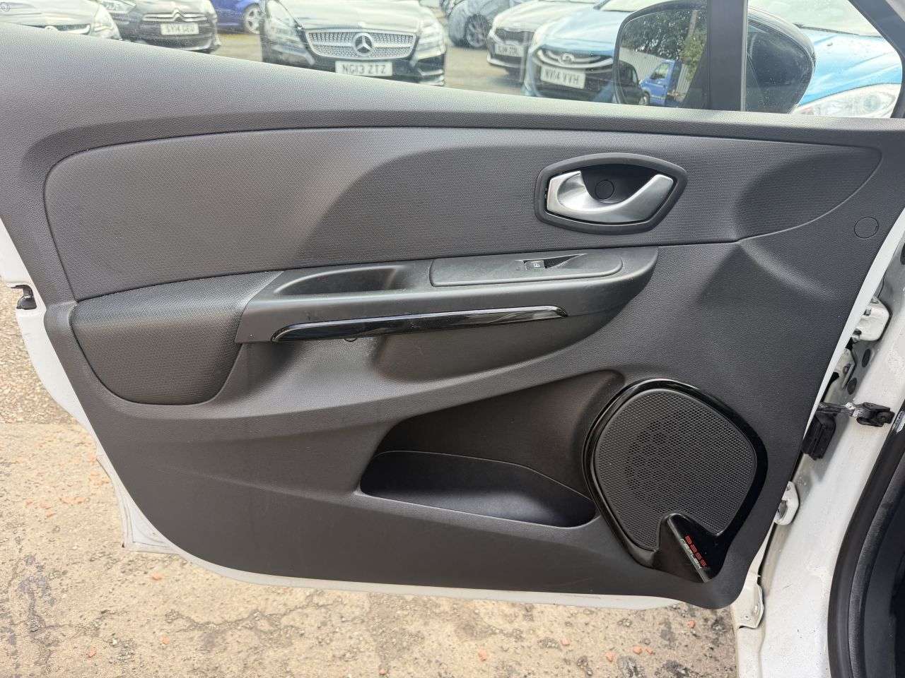 2015 RENAULT CLIO 2015 RENAULT CLIO