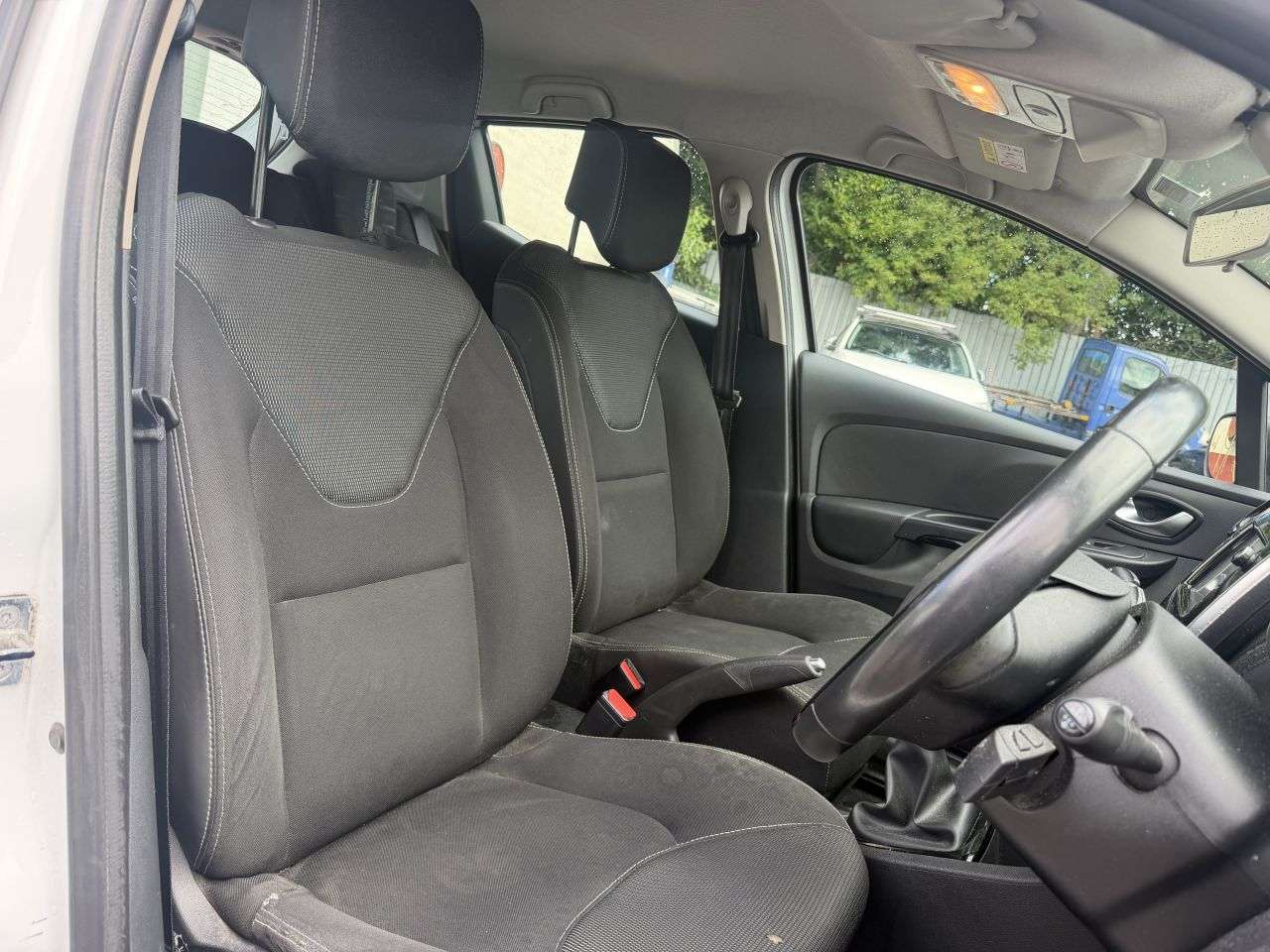 2015 RENAULT CLIO 2015 RENAULT CLIO