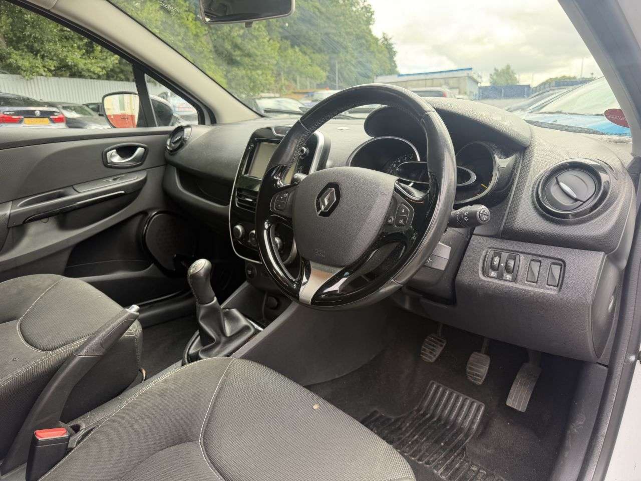 2015 RENAULT CLIO 2015 RENAULT CLIO