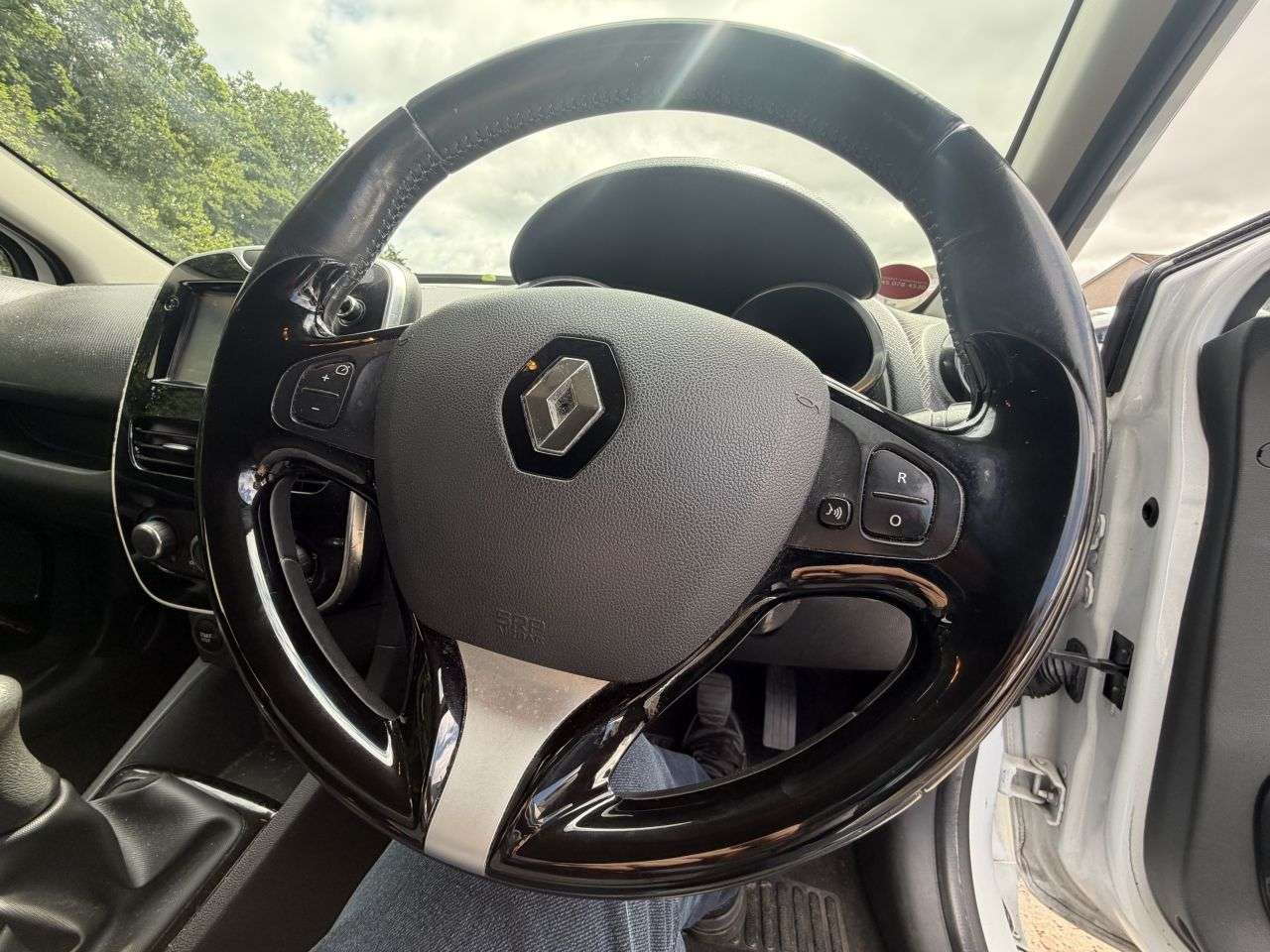 2015 RENAULT CLIO 2015 RENAULT CLIO