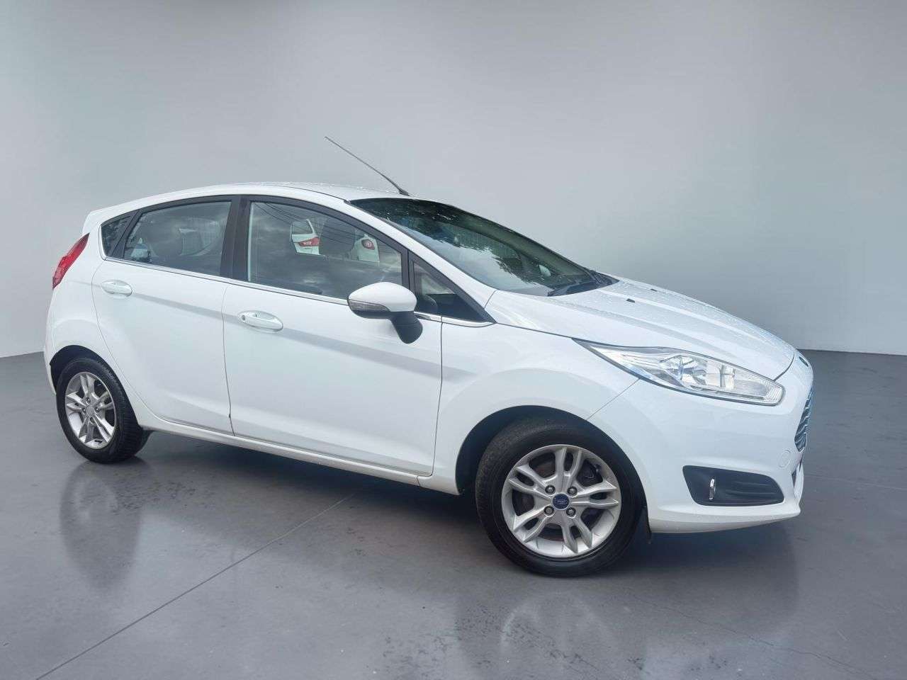 A 2015 FORD FIESTA 1.25 Zetec Hatchback 5dr Petrol Manual Euro 6 (82 ps) *** ONLY 2 FROMER OWN A 2015 FORD FIESTA 1.25 Zetec Hatchback 5dr Petrol Manual Euro 6 (82 ps) *** ONLY 2 FROMER OWN