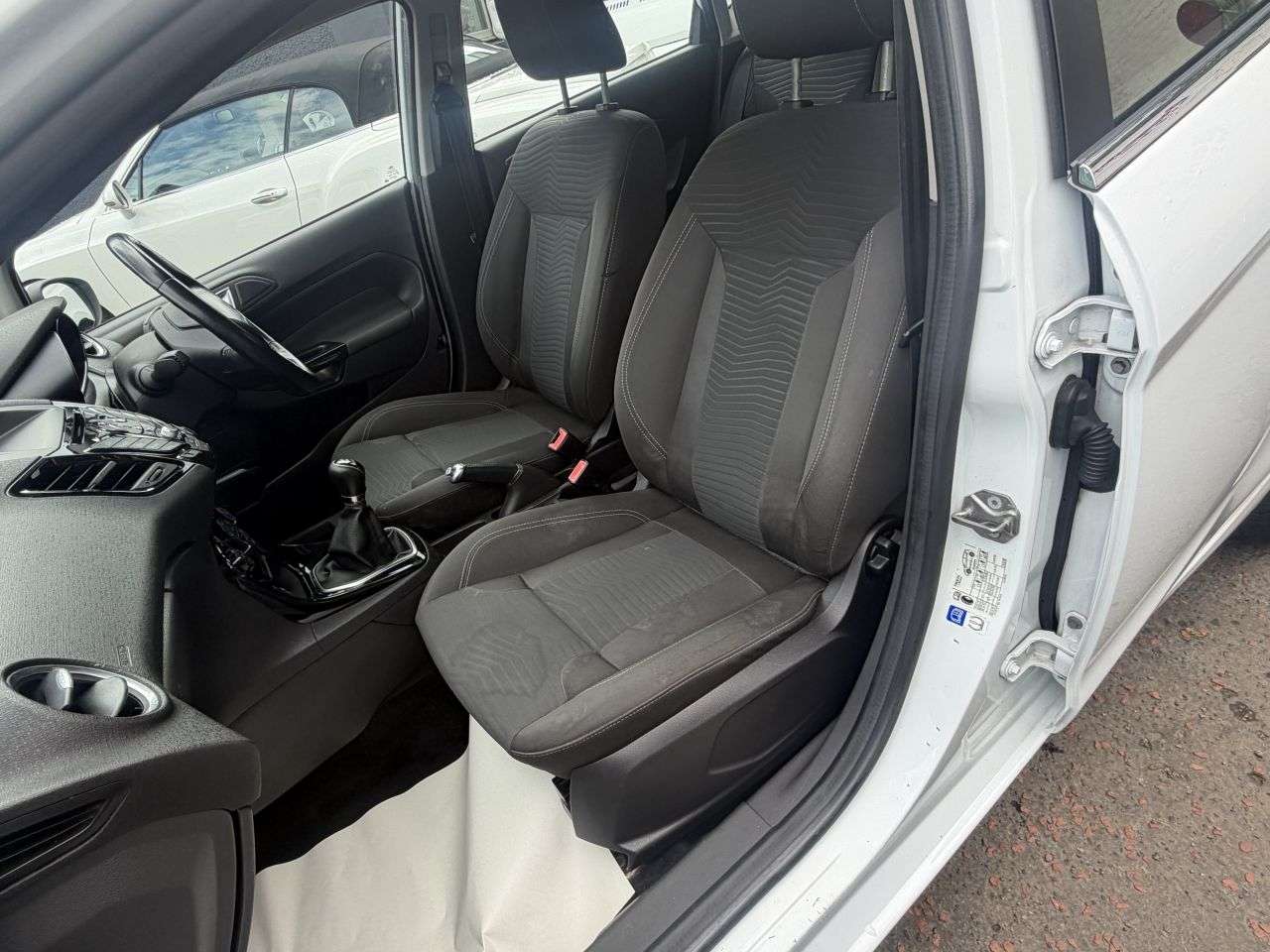 2015 FORD FIESTA 2015 FORD FIESTA