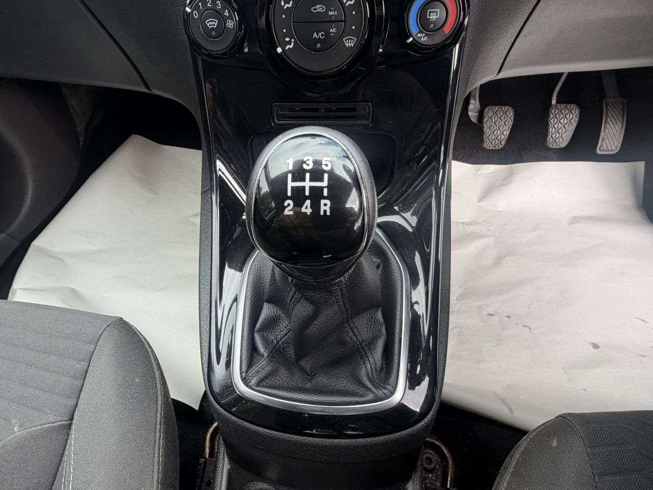 2015 FORD FIESTA 2015 FORD FIESTA