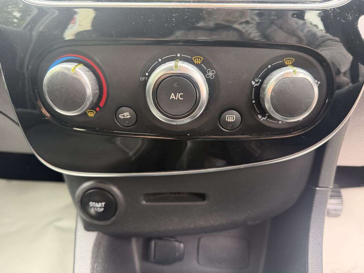 2018 RENAULT CLIO 2018 RENAULT CLIO