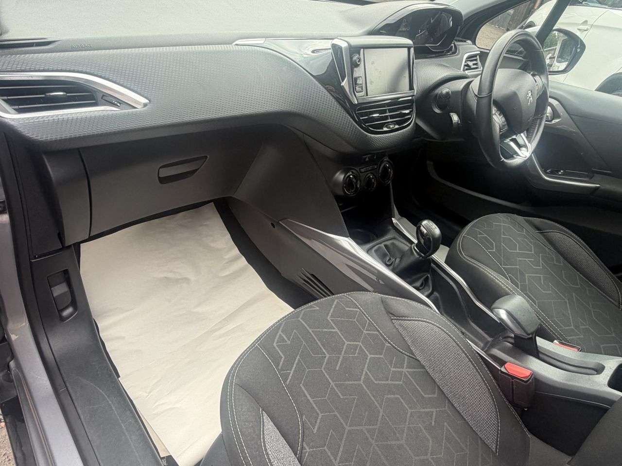 2017 PEUGEOT 2008 2017 PEUGEOT 2008