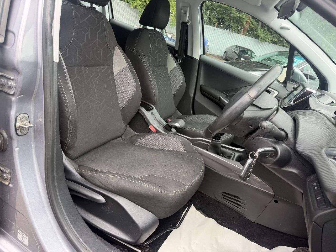 2017 PEUGEOT 2008 2017 PEUGEOT 2008